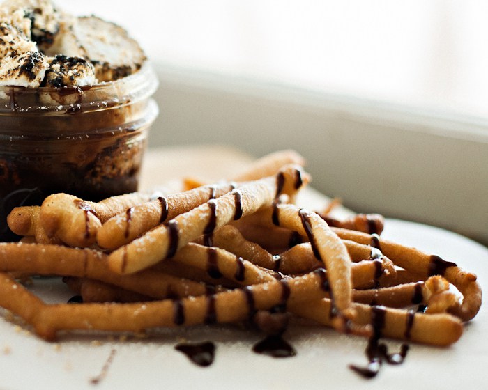 Funnel-Cake-Fries-with-Smores-Dip-2