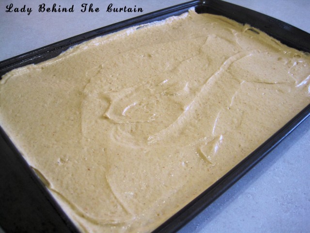 Lady-Behind-The-Curtain-Pumpkin-Cake-Roll-1-640x480