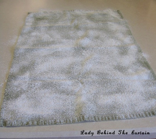 Lady-Behind-The-Curtain-Pumpkin-Cake-Roll-2-538x480